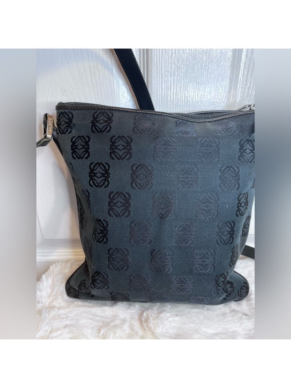 LOEWE ANAGRAM CROSSBODY BLACK/GREY BAG - Picture 3 of 15